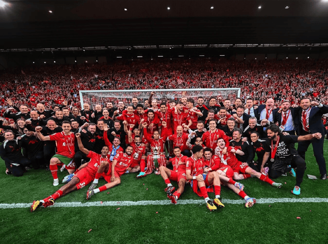 她用语言给 她用语言给